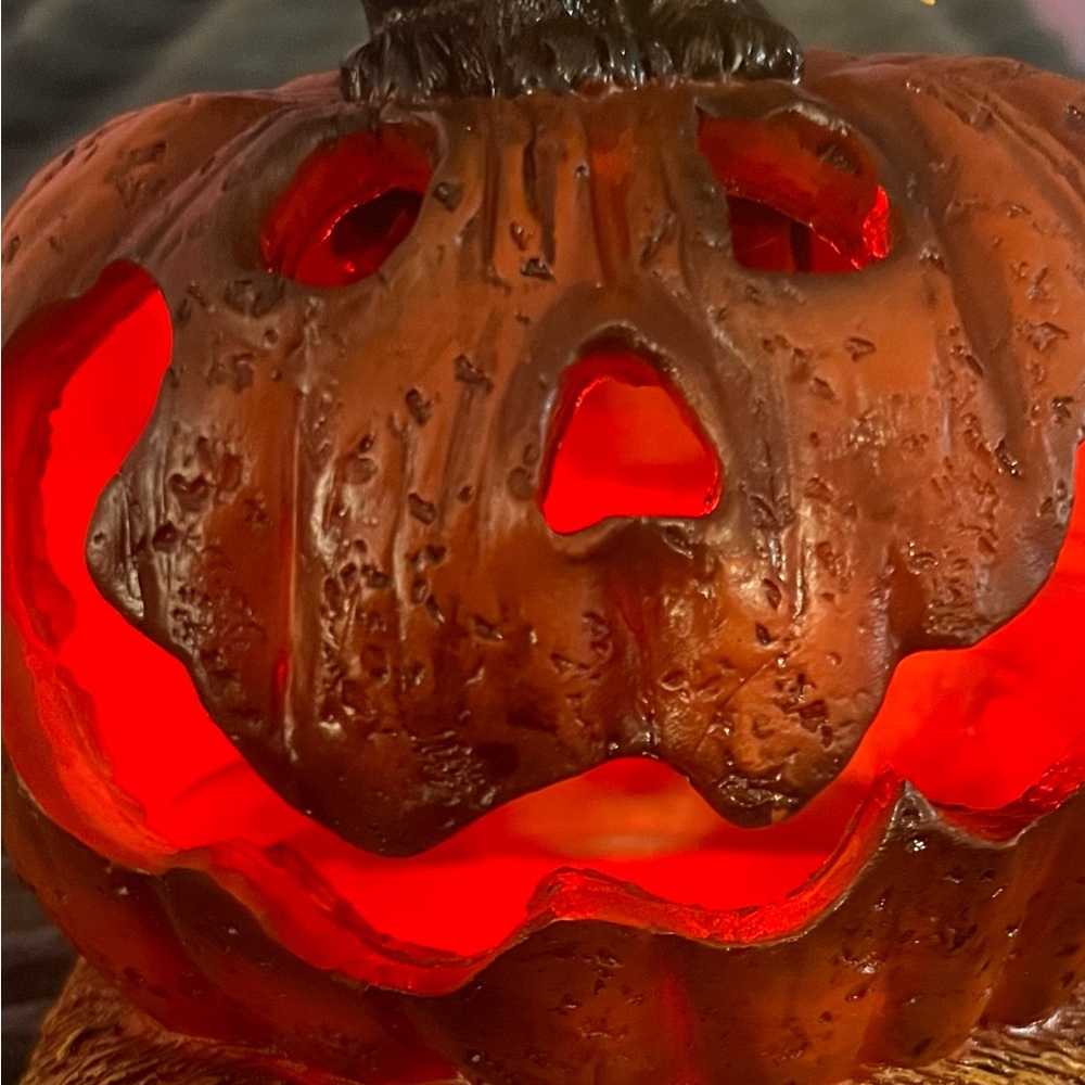 Cat On Pumpkin Light Up Halloween Decoration Color Changing Solar Powered Figure - Picture 4 of 7